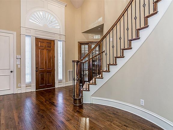4th image of 5009 Balmoral Ln