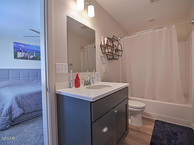 809 Thames Ct — Photo 10