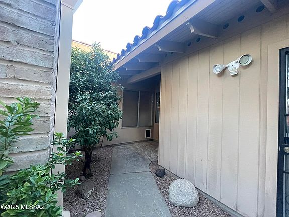 4th image of 8587 N Calle Tioga