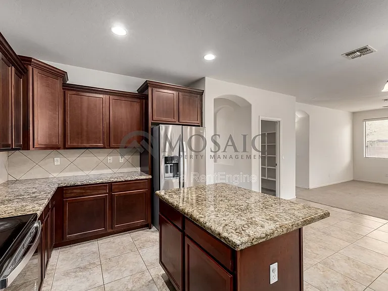 2656 E Boston St — Photo 13