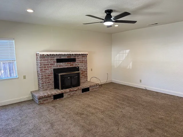 3 bed, 1021 sqft, $2,595 — Photo 3