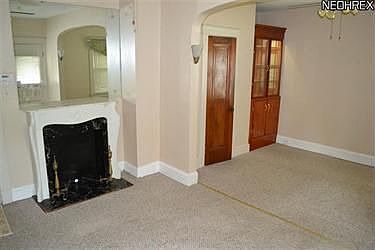 5th image of 386 E 161st St