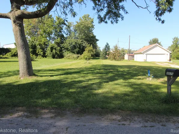 35575 Hamer St, New Baltimore, MI 48047