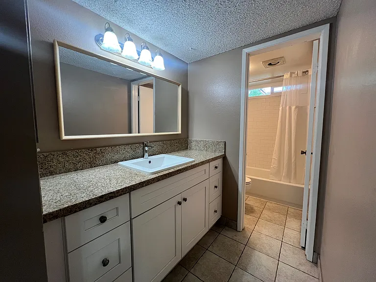 507 N Curtis Ave — Photo 14