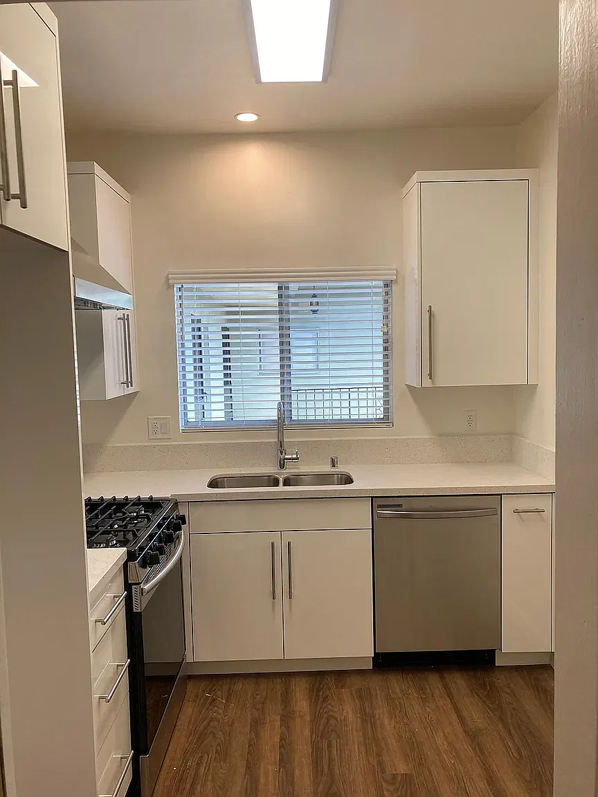 1220 California Ave — Photo 4