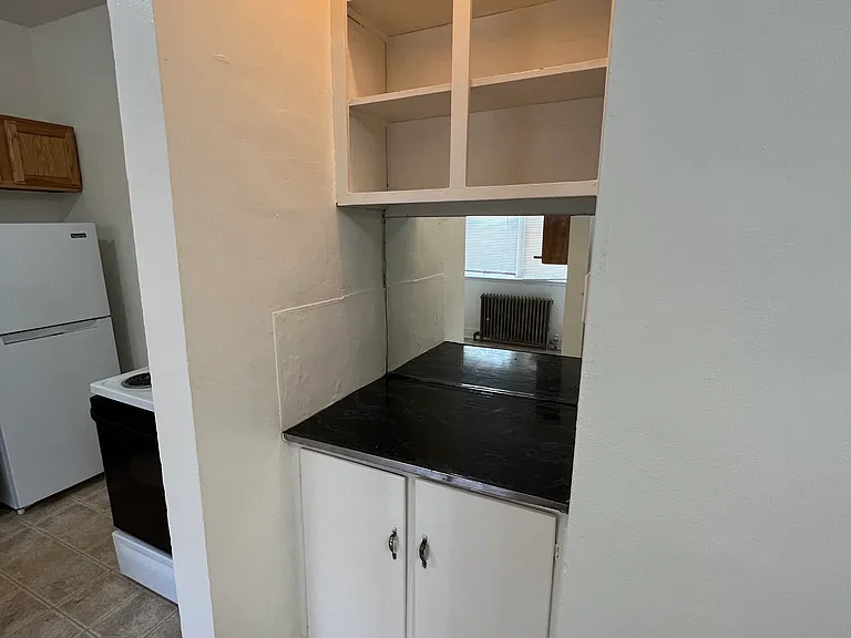 421 Abbot Rd — Photo 5