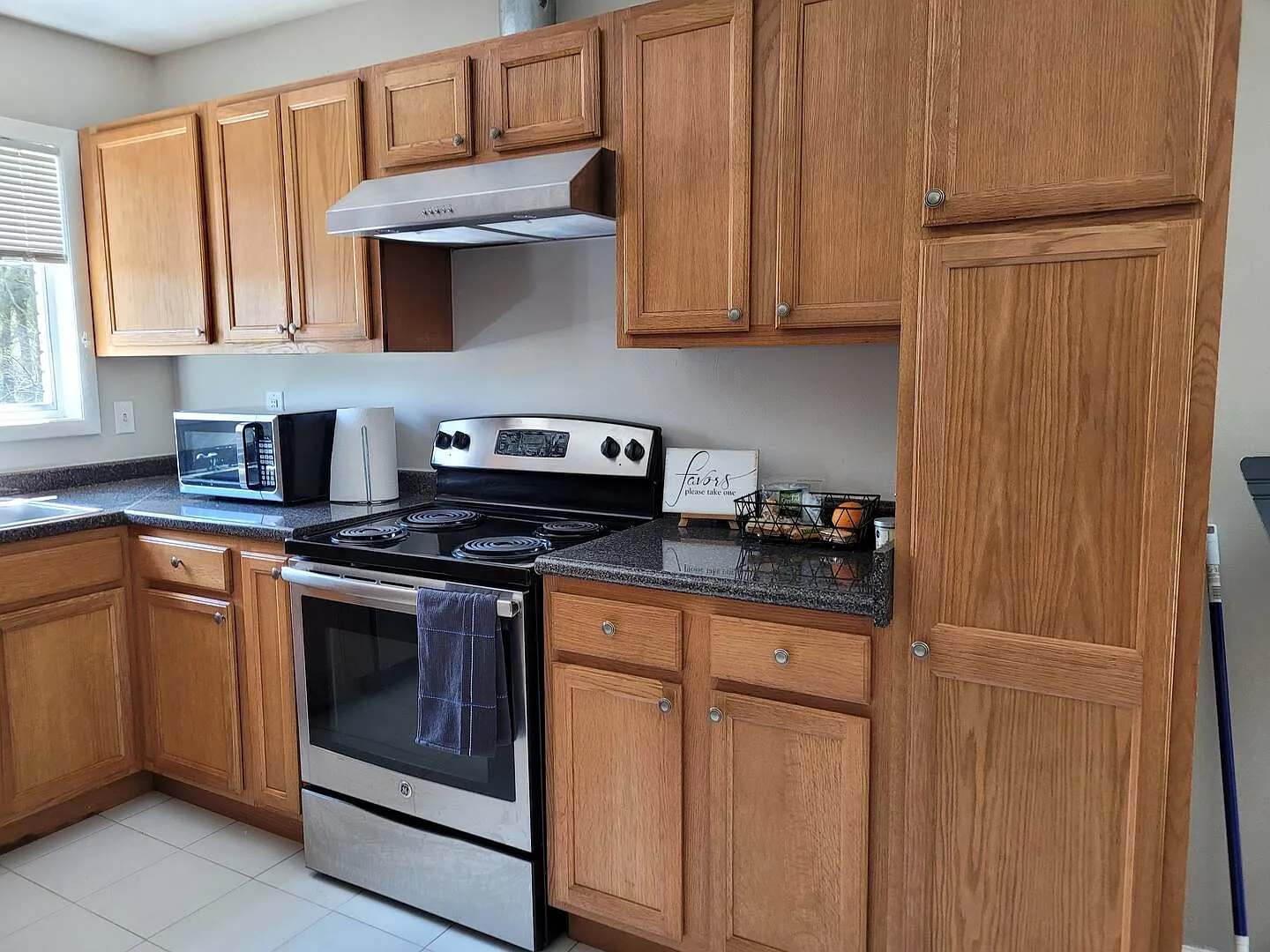 4 bed, 2869 sqft, $3,500 — Photo 4