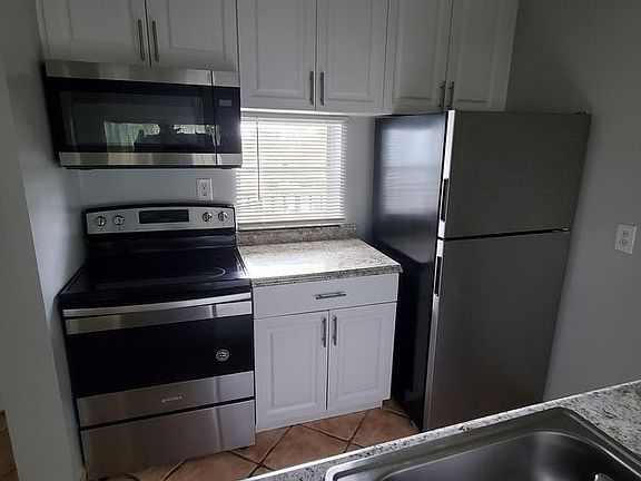 5th image of 8540 N Sherman Cir Unit 1-504