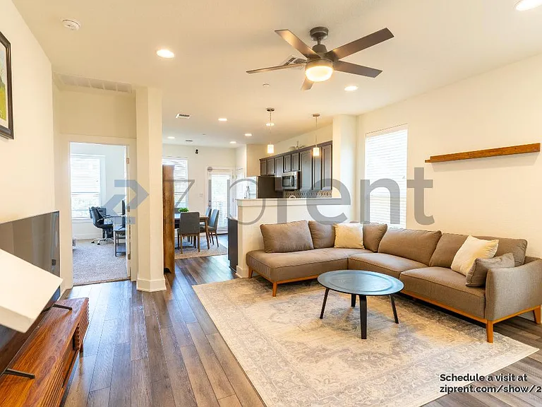 1806 Roseburg Dr — Photo 3