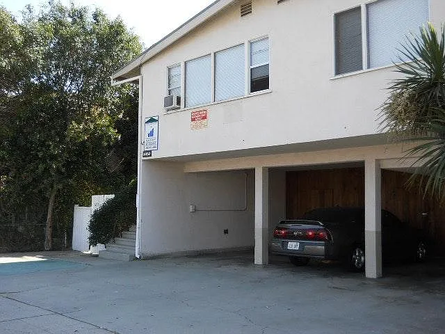 Building Photo - 1457 S Westgate Ave #B