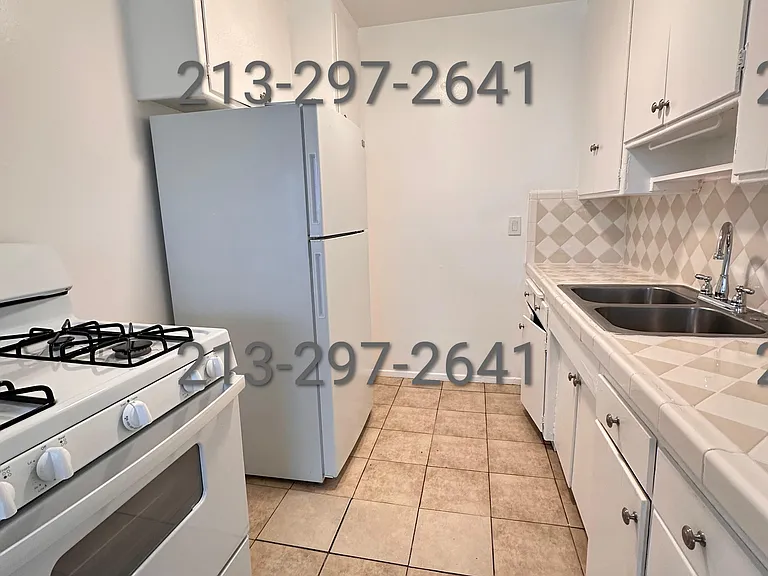 7015 Lanewood Ave #8 — Photo 6