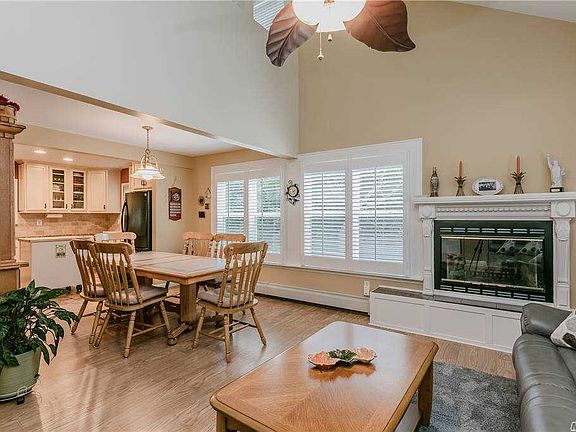 3rd image of 174 Sequoia Dr