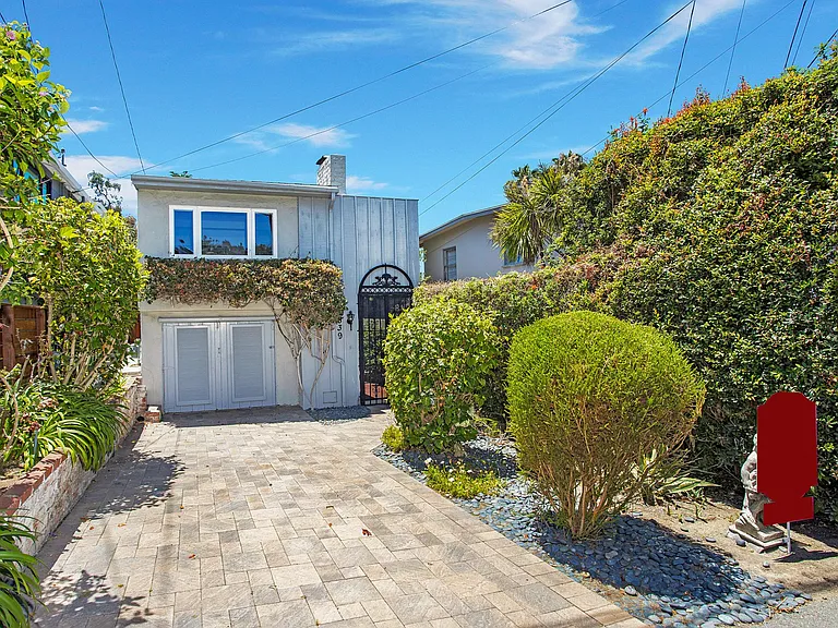 839 Catalina St — Photo 1