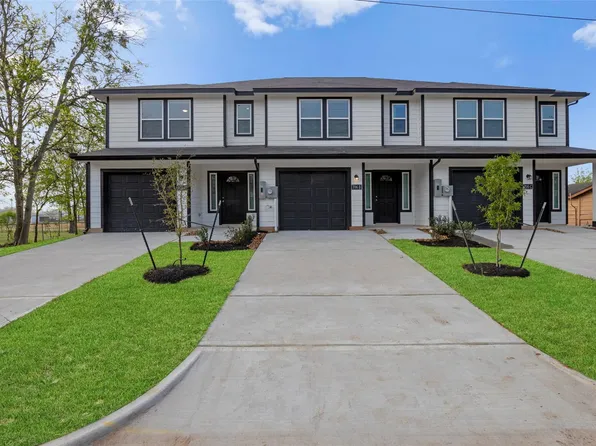 706 Universal St, Navasota, TX 77868