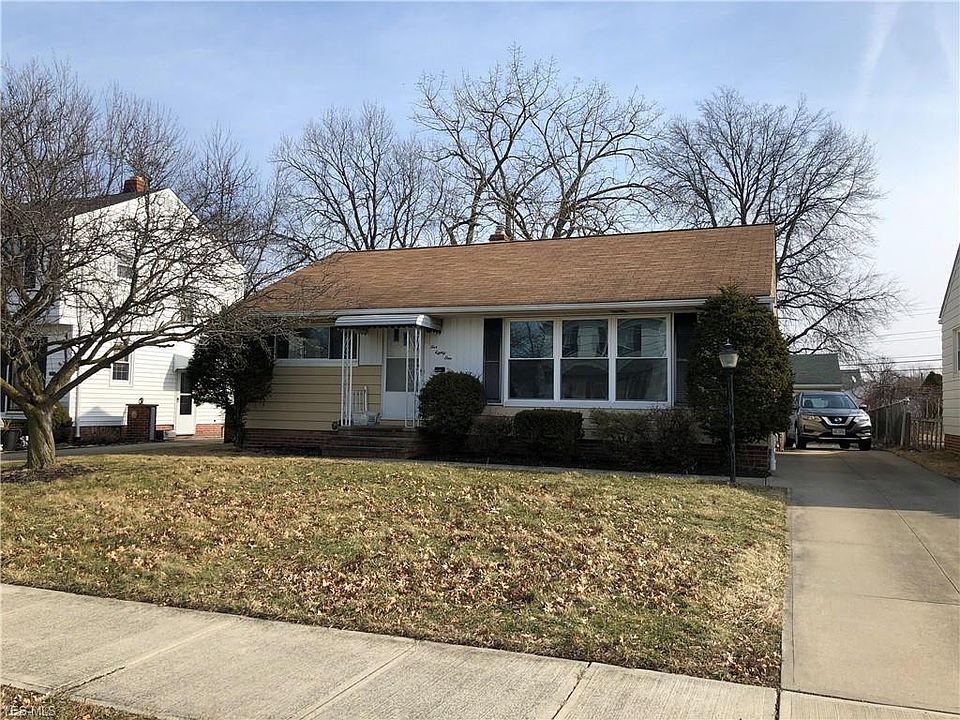 1st image of 581 Crescent Dr