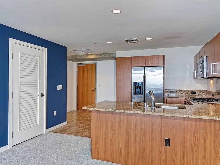 800 The Mark Ln #1807 — Photo 7