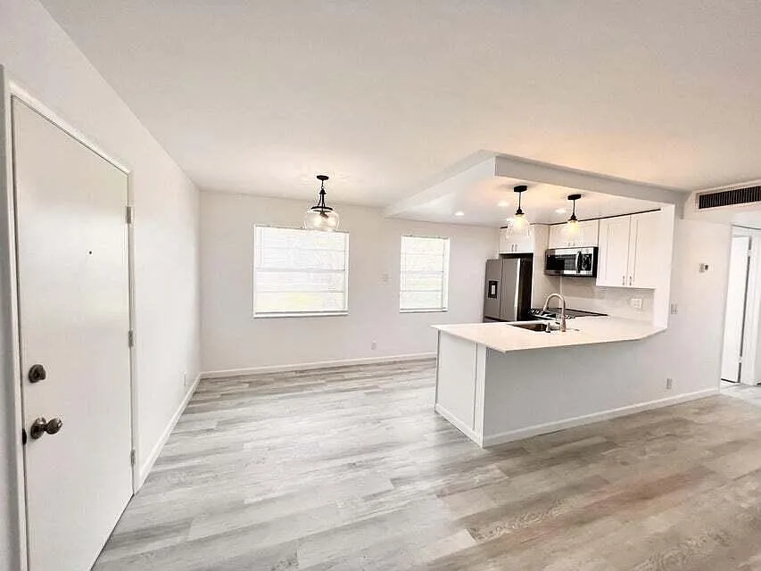 2 bed, 2.0 bath, 907 sqft, $1,850 — Photo 4