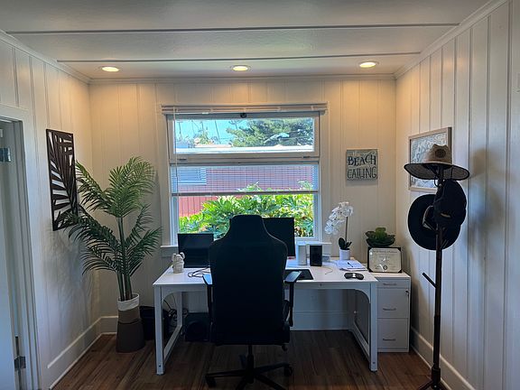 2nd image of 4834 Del Mar Ave