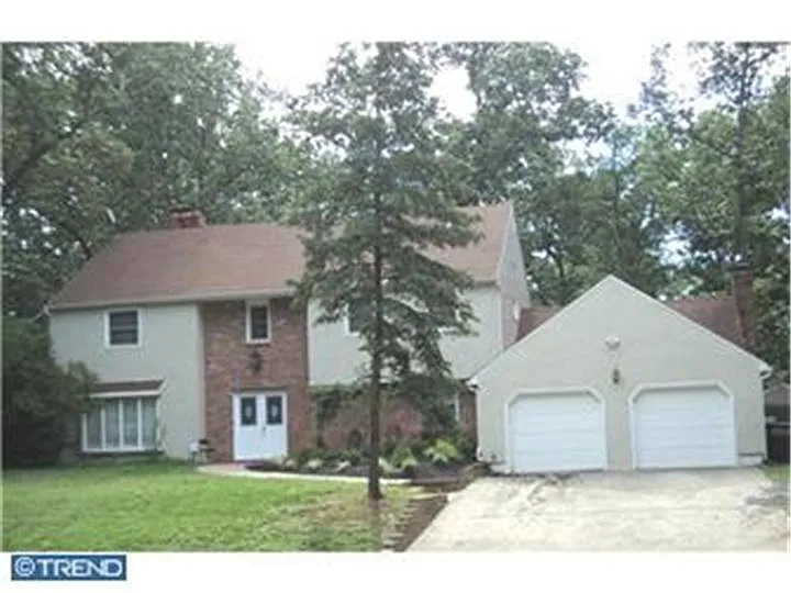 1305 Marlkress Rd photo 1