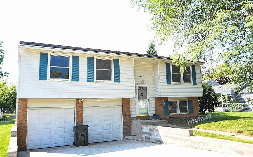 8681 Dalebrook Ct photo 1