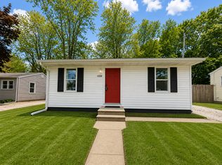 1220 E 37th Ct, Des Moines, IA 50317