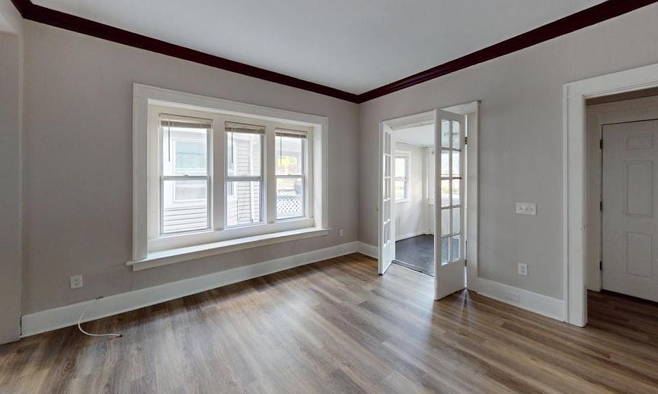 1st image of 116 Ridgeway Ave