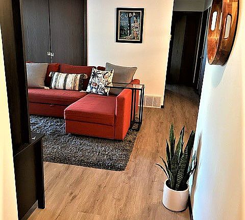 3rd image of 207 Bienterra Trl APT 1B