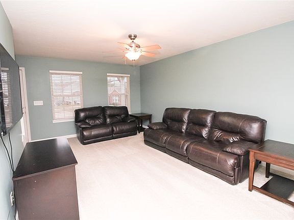 3rd image of 7513 Plum Creek Way