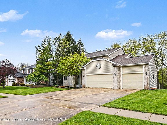 3rd image of 5810 Cartago Dr