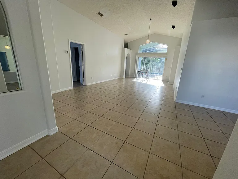4718 Prairie Point Blvd — Photo 5