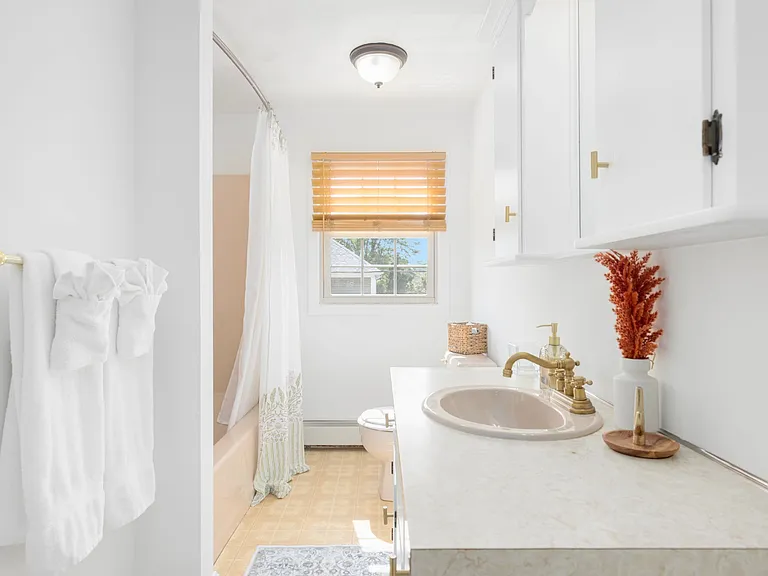 45 E St #2 — Photo 9