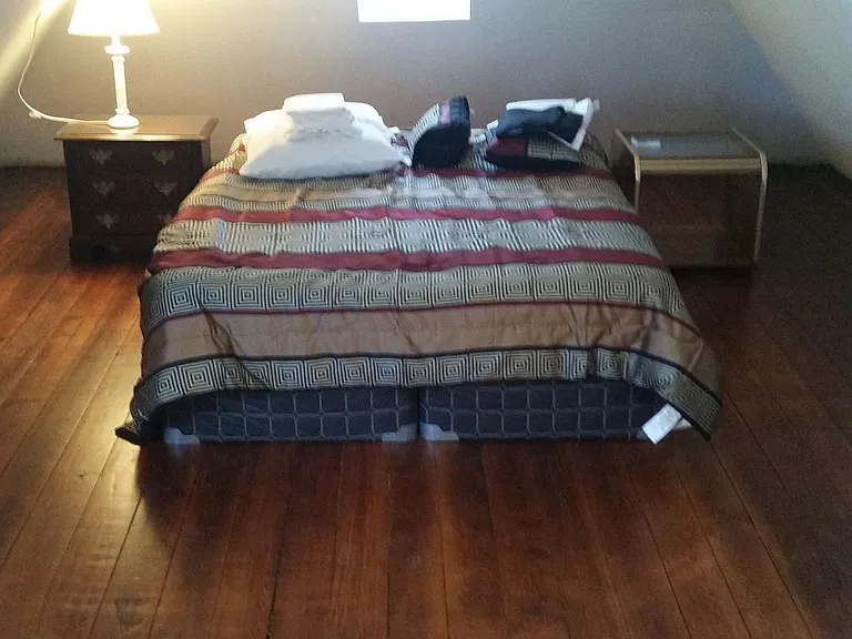 loft, sleeping area