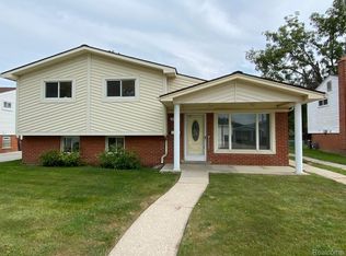 3191 Blaine Ave, Trenton, MI 48183