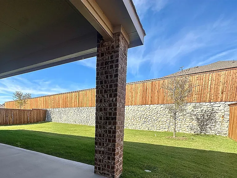 6041 Tudor Pl — Photo 3