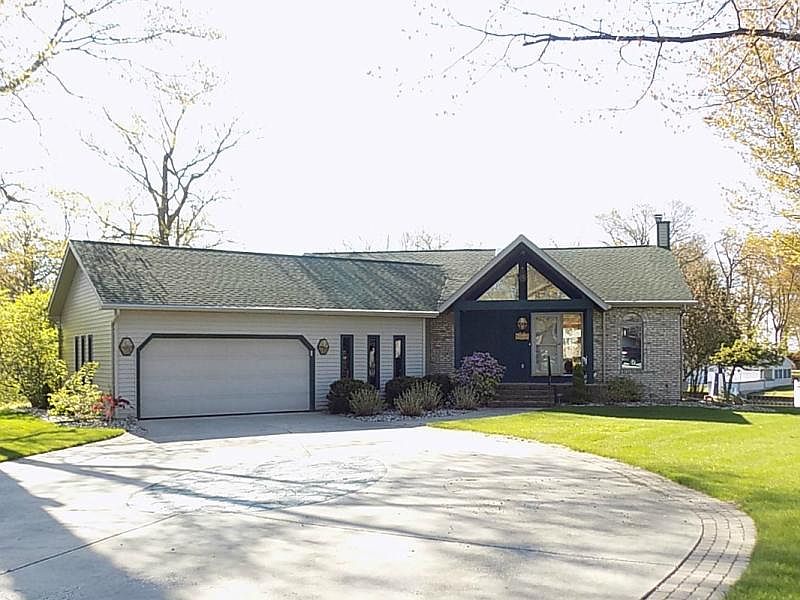 1st image of 4300 Iroquois Dr
