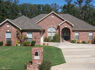 309 Forest Oak Dr, Jacksonville, AR 72076