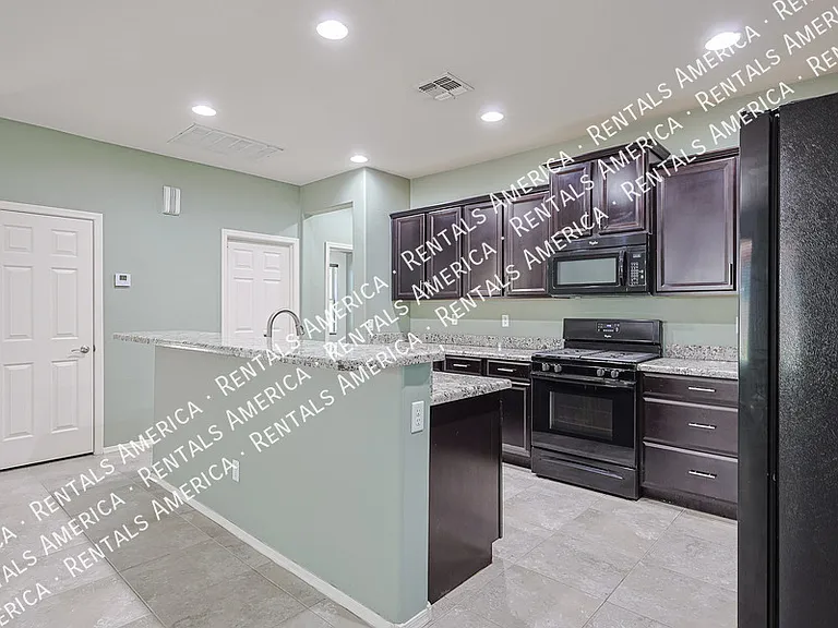 15611 W Westview Dr — Photo 9