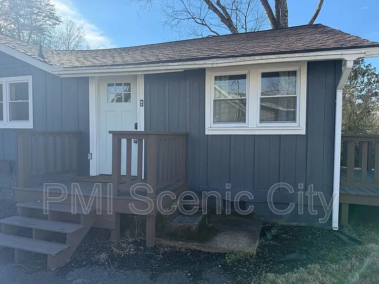 607 Franklin St — Photo 2