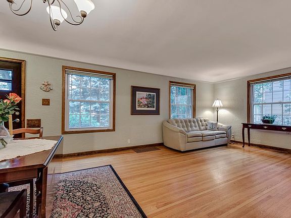 3rd image of 5226 40th Ave S
