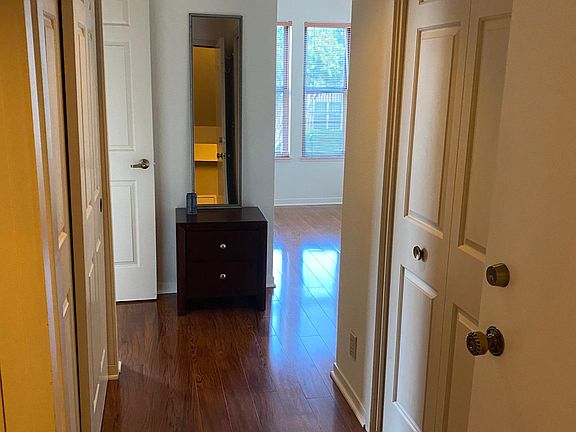 2nd image of 630 Carolina St