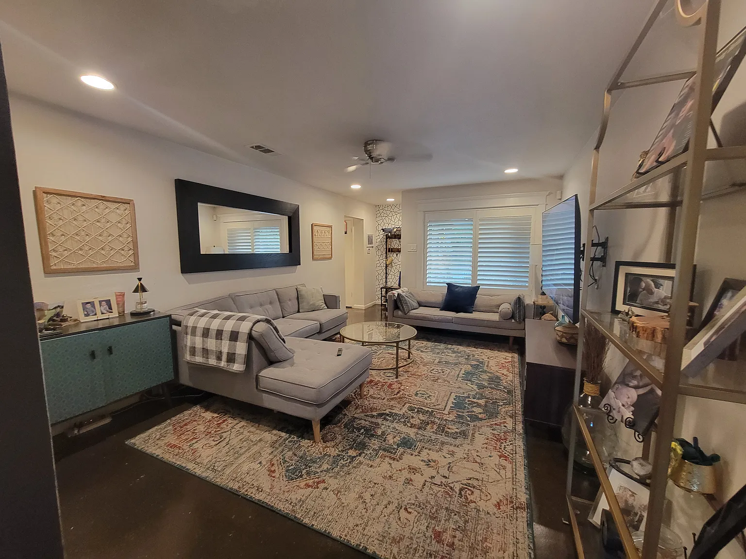 3 bed, 1255 sqft, $3,000 — Photo 2