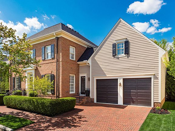 3rd image of 44 Pickett Pl