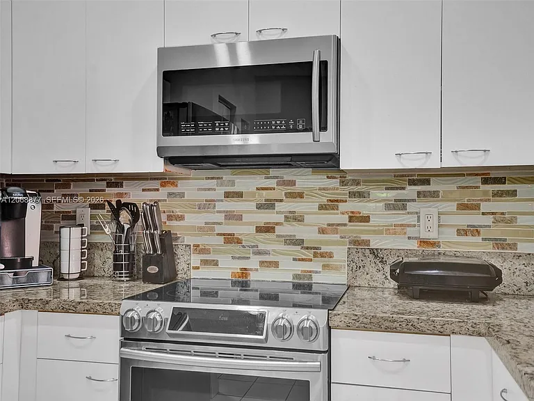 938 Bluewood Ter — Photo 28