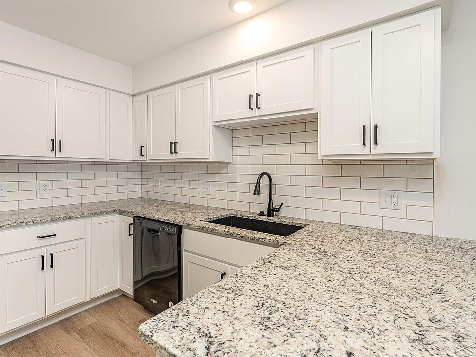 9035 Greenway C 44 Blvd, Saginaw, MI 48609 MLS 50136627 Zillow