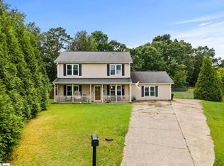 420 Raspberry Ln, Fountain Inn, SC 29644