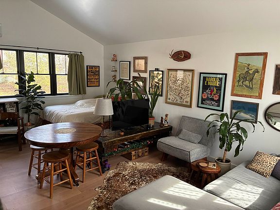 2nd image of 17 Henry Street