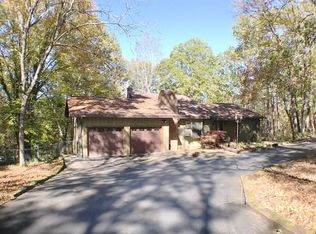 206 Oak Forest Ln, Franklin, NC 28734