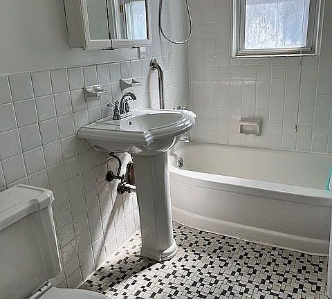 Full Bathroom