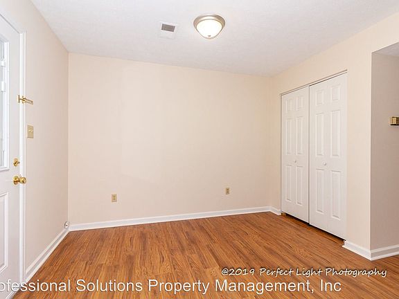 5th image of 429 Garden City Dr APT 3