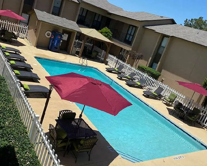 Ashley Oaks Apartments — Photo 1